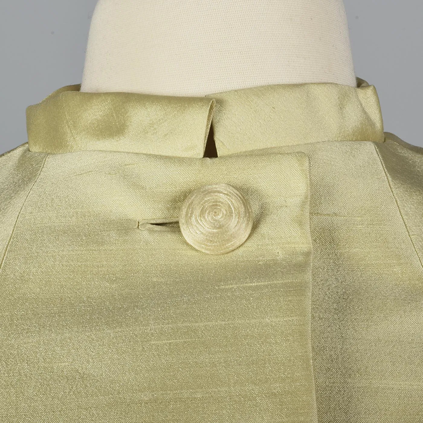 1960s Yellow Silk Cape with Fox Fur Trim