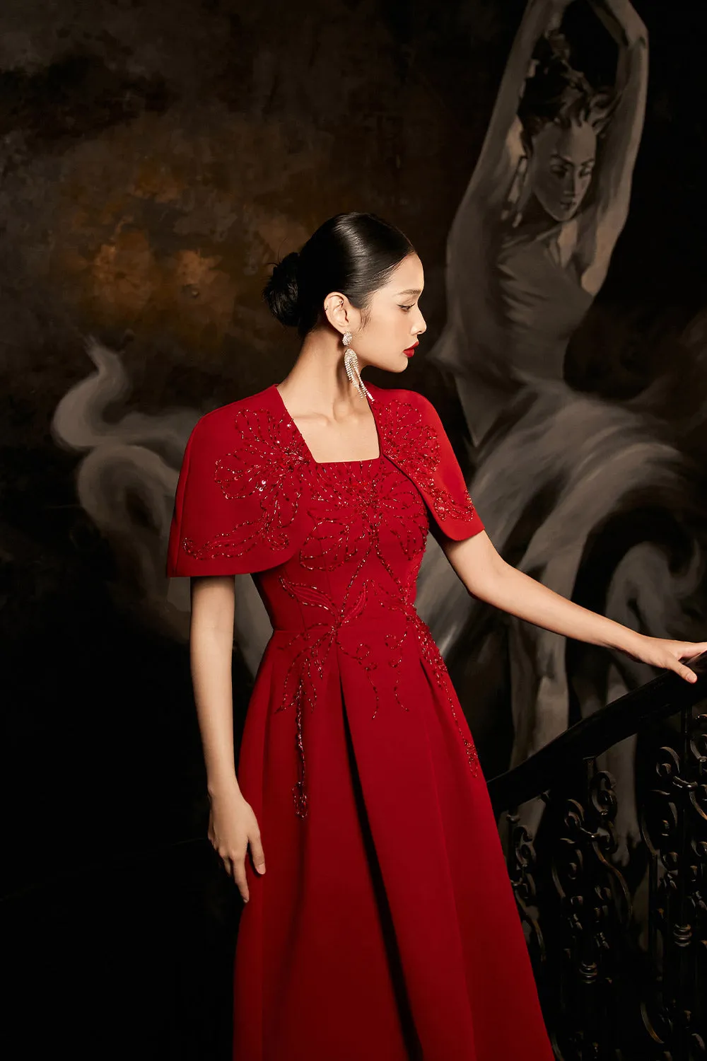 Ruby Gored Cape Sleeved Linen Blend Midi Dress