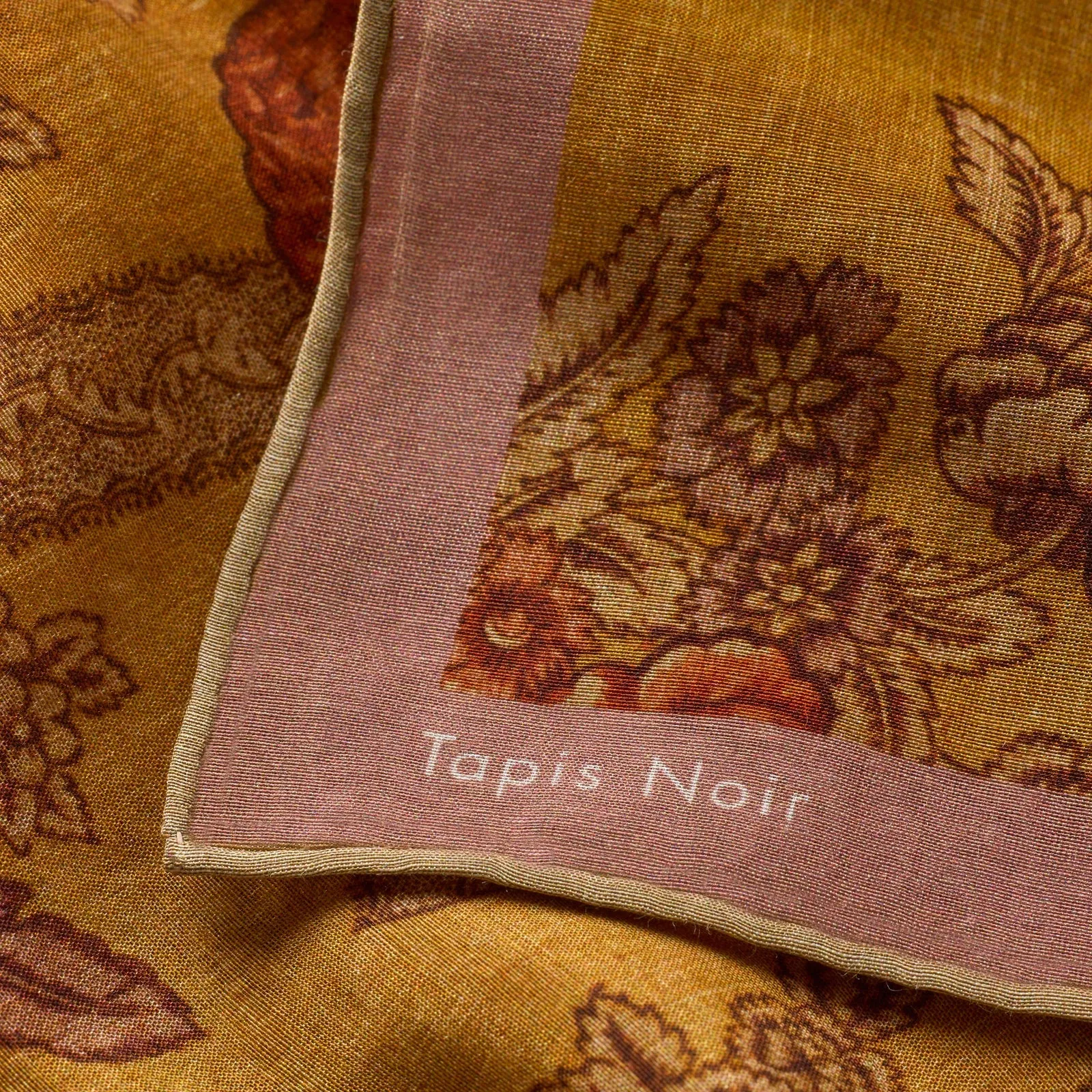 Tapis Noir Handkerchief Yellow