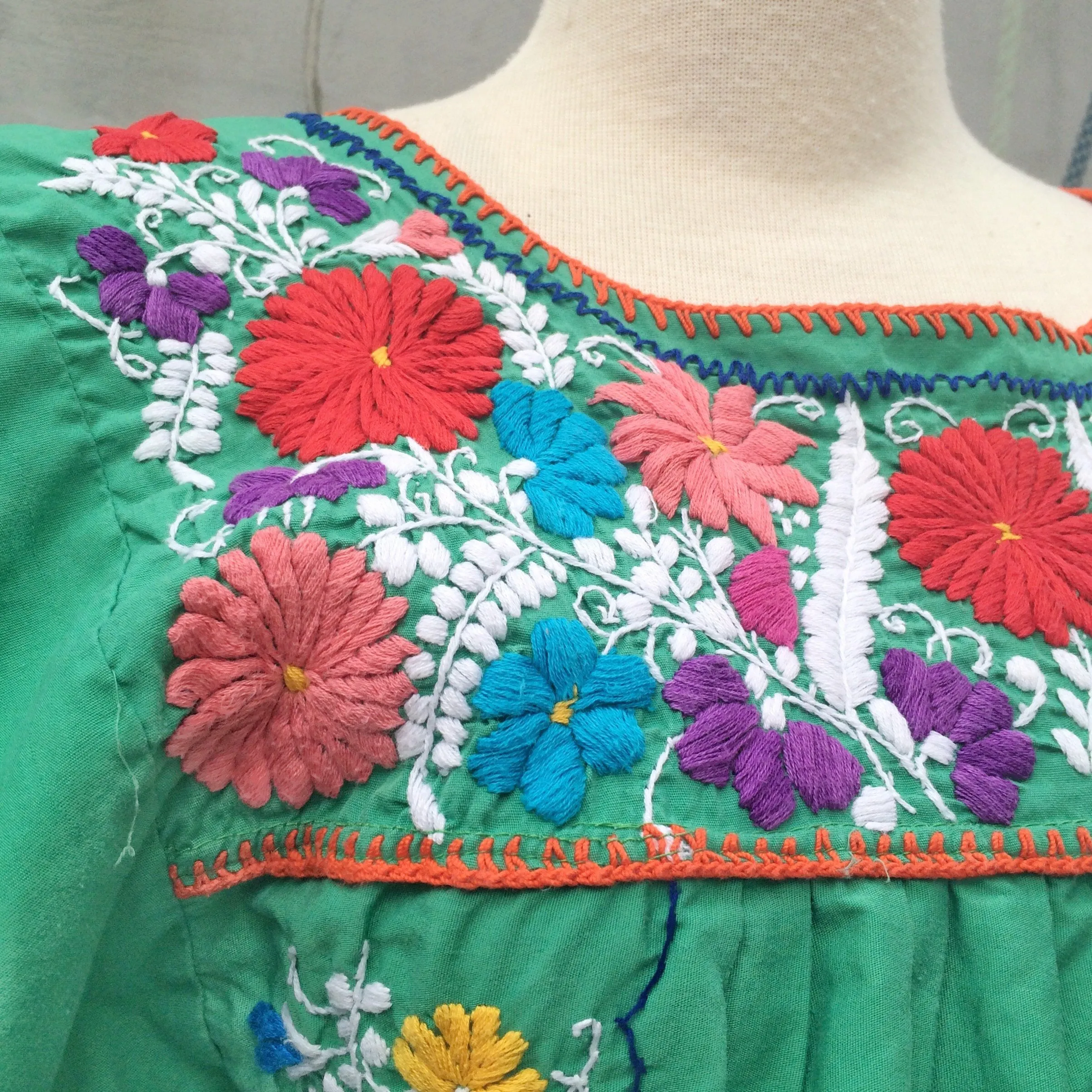 Villa de Mexicano | Vintage 1960s 1970s Hippie Flower Power Mexican Hand Embroidery Maxi Dress